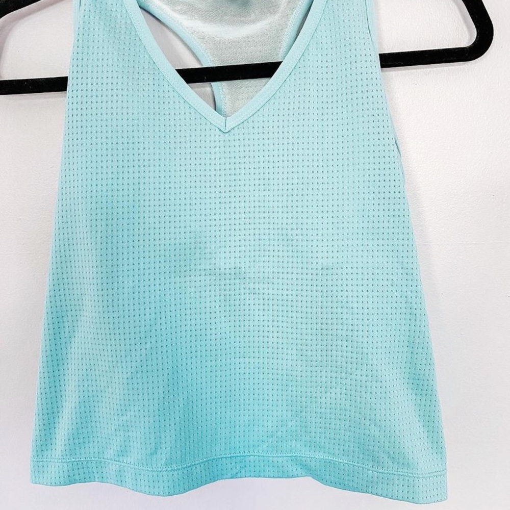 NIKE CROPPED WORKOUT TOP